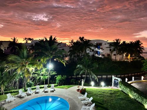 Swimming pool, Oceanfront Retreat in Casablanca in Same