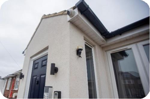 Douglas Home in Greater London North West