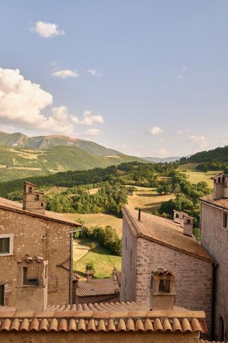  Castello Di Postignano Relais in Sellano