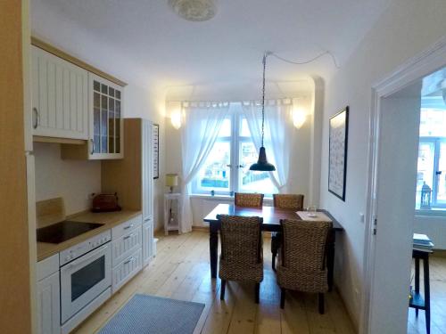 Stadtvilla Oscar 1 OG - Stilvoll sanierte Altbauwohnung in denkmalgeschützter Stadtvilla nahe Elbradweg, Dresden (foto 9)
