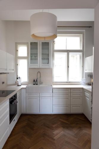 Bright stylish central apartments Prague, Praha (fotografie 7)