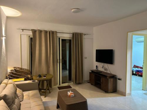 kawasan lounge/TV kongsi, شاليه راس سدر Diamond resort in Ras Sedr