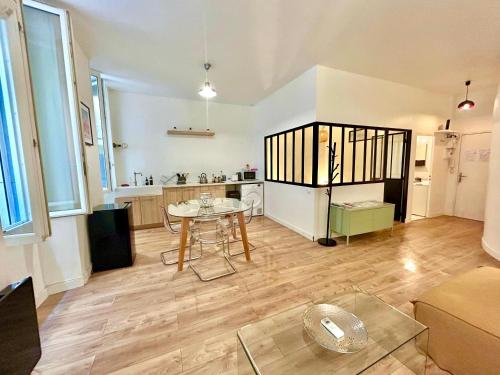 Chez Marie et Romain- appartement de charme au cœur de la Joliette proche Panier centre ville, Marseille