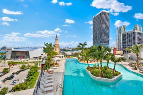 PH 49 Floor Luxury Studio w Panoramic City Views in Miami, USA