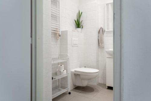 Cozy warm studio in Prague city center, Прага (фото 10)