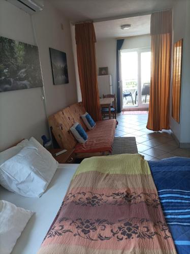 Rooms & Apartment Hegic with parking, Zadar (photo 2)