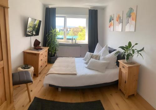 Superior One-Bedroom Apartment with Balcony