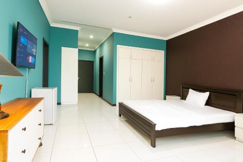 Masters and Double Rooms For Girls ONLY in Marina, Dubai, Дубай (фото 9)