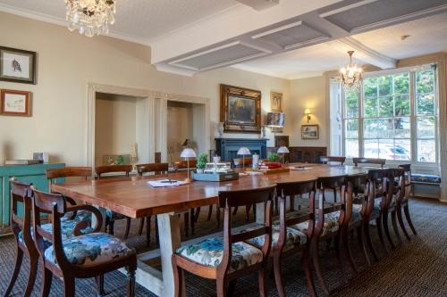 ห้องอาหาร, The Castle Of Brecon Hotel, Brecon, Powys - The Coaching Inn Group in บรีคอน