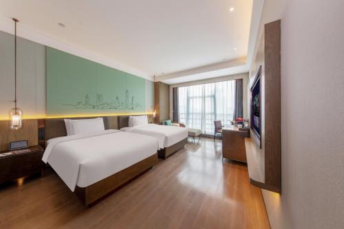 Deluxe Twin Room image 4