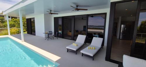 Вид, Dream house with beach access at Hermosa Bay in Бока-Чика