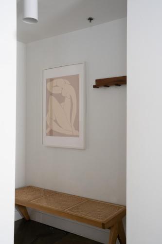 Room 102 image 4