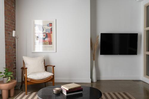 Room 101 image 9