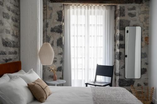 Room 105 image 2