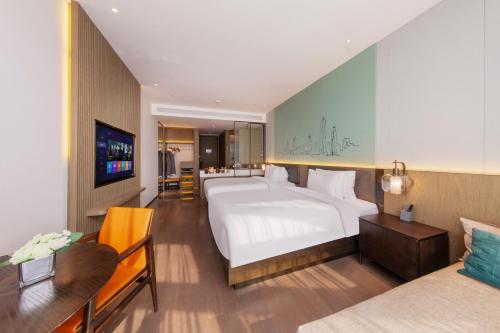 Superior Twin Room room in UrCove By Hyatt Shenzhen Luohu Shengye