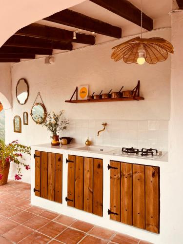 virtuve, Casita Comares - bed and breakfast - La Alquería - Comares - Málaga (Casita Comares - bed and breakfast - La Alqueria - Comares - Malaga) in Komaresa
