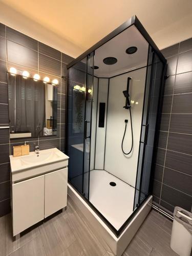 Apartment Cachan in เคฌอง