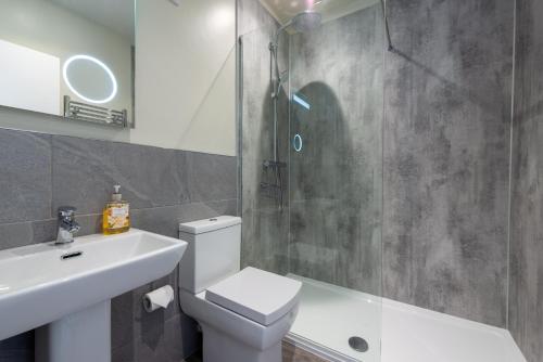 Double Room with Private Bathroom image 3