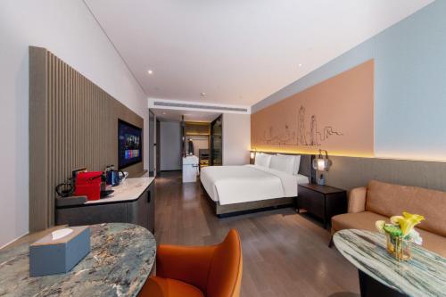 Deluxe King Room room in UrCove By Hyatt Shenzhen Luohu Shengye