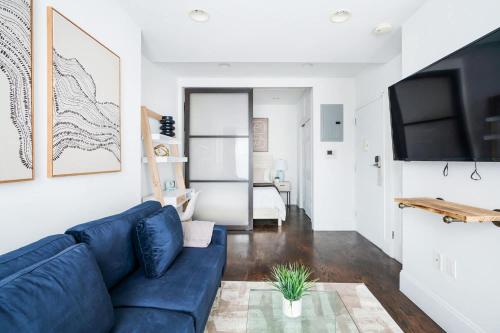 69-5B I Stylish Lower East Side 1BR Apt BRAND NEW, New York (photo 4)