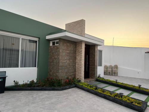 Casa Blanca in Playas Villamil