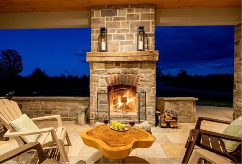 Loyalist House in Glenora (ON)