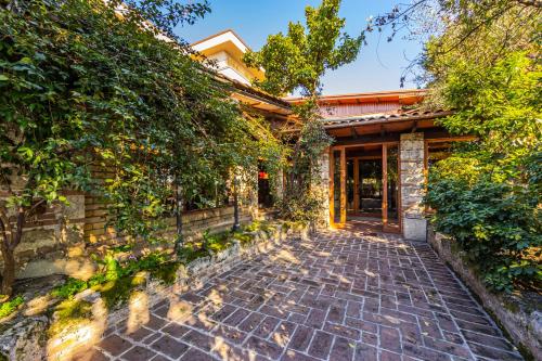 Antik Hotel in Durres
