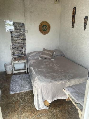 Alojamiento Sencillo EYO con Baño Privado (Alojamiento Sencillo EYO con Bano Privado) in Chuy