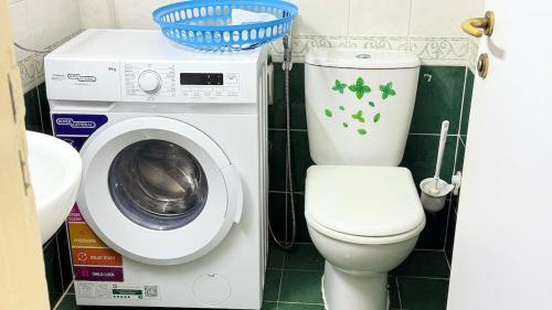Rovers Boys Hostel Dubai Near Gold Souq Metro