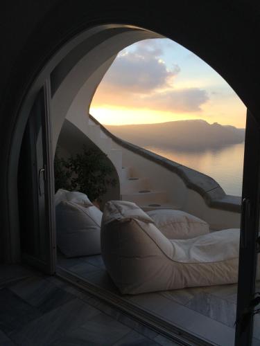 Beautiful Oia Villa - image 3