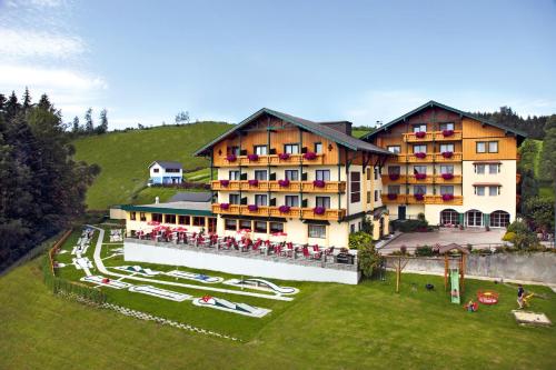 Ferienhotel Hofer superior in Strass im Attergau, Österreich