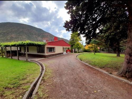 Dārzs, La Mamina Casa de Montaña (La Mamina Casa de Montana) in El Salto (Mendoza)