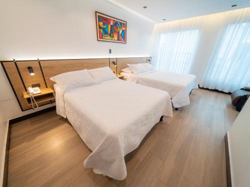 1 queen bed, 1 double bed