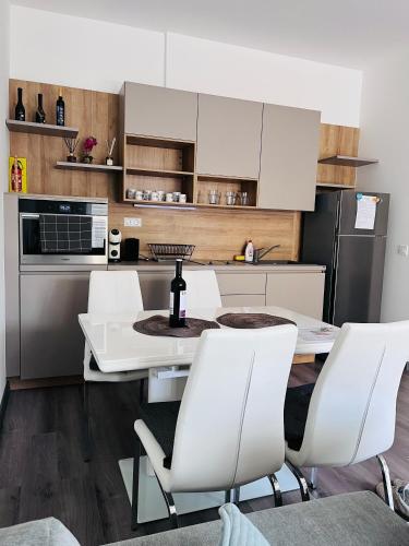 Bếp, Central Perk Apartman in Balatonalmadi
