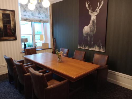 Logis Hotel & Restaurant - Les Hauts de Montreuil - 로비