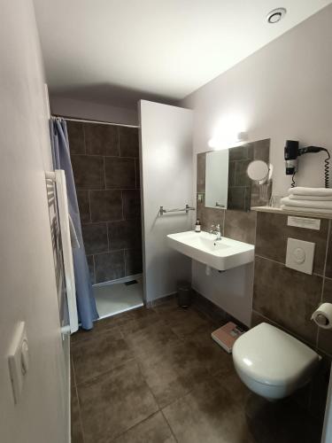 Auberge du Vieux Lanas - image 9