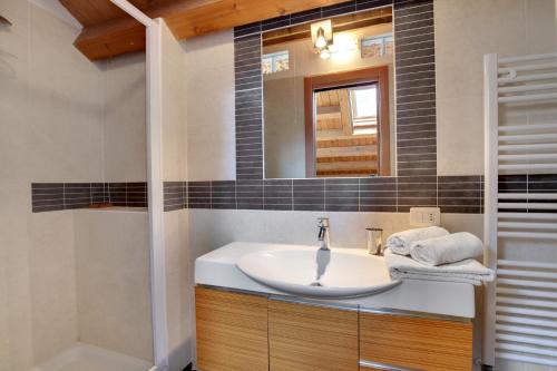 Lagoon Apartment - image 11