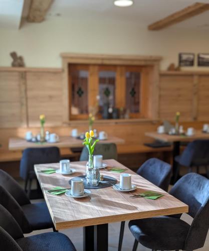 طعام و مشروبات, Gastehaus Arracher Hof in آراش