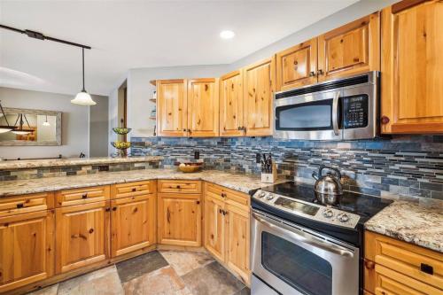 Exterior view, 4 Bedroom Townhome Near Snowflake Lift - Walk To Slopes! in Breckenridge (CO)