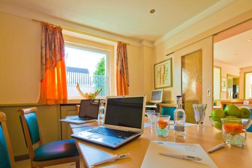 บริการและสิ่งอำนวยความสะดวก, Kocks Hotel Garni near สนามบินฮัมบวร์ค