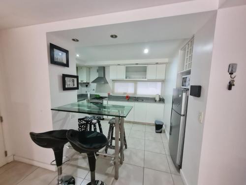 Luminoso y moderno en la ciudad MDQ in Próximo do Centro