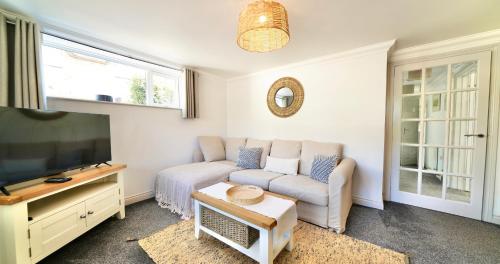 Picture of Joannes Retreat, Dog Friendly Property In Weymouth With Free Parking