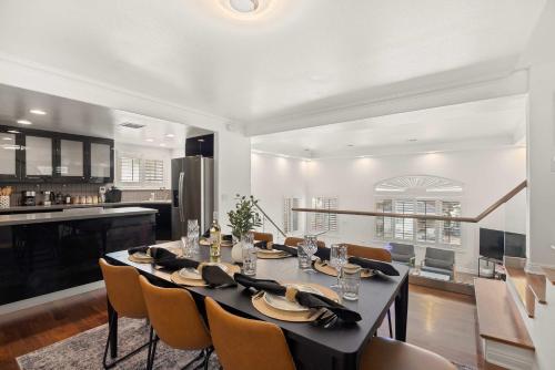 New Listing Dodger Clubhouse by Colby & Conrad, Лос-Анджелес (фото 7)