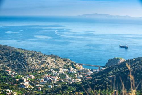 Villa with Sea View image 2