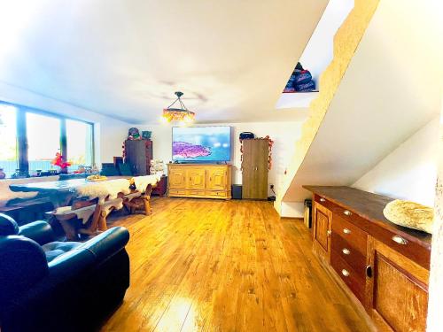 Koplietošanas atpūtas telpa ar TV, Stefy Home Holiday in Viișoara