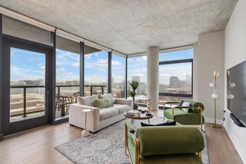 Sage Modern Apartments Near Union Park in West Loop near 311 South Wacker Drive Chicago