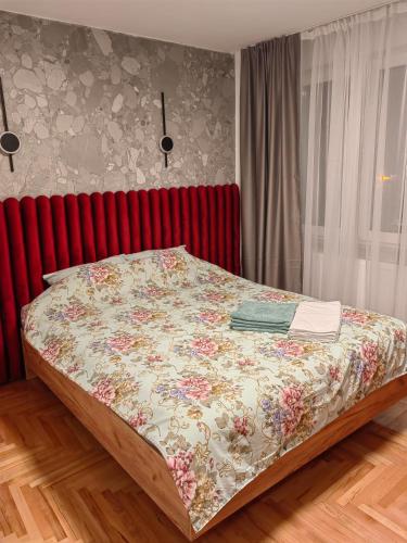 One-Bedroom Apartment image 5
