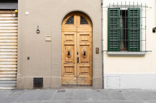 Elegant Stay in the Heart of Florence - image 6