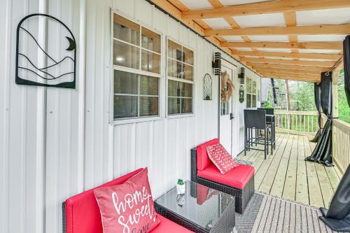 Hot Tub, Fire Pit Lake-View Catlettsburg Getaway! in Catlettsburg