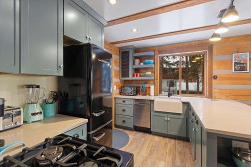Breckenridge Getaway Near Ski Trails & Shops in Блу ривър